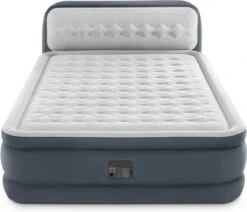 Intex 64448 - Queen Deluxe Ultra-Plush Zelfopblazend 2-persoons Luchtbed Met Hoofdboord (203x152x46cm) 20 Intex 64448 - Queen Deluxe Ultra-Plush Zelfopblazend 2-persoons Luchtbed Met Hoofdboord (203x152x46cm) -Buiten Kampeer Aanbieding 1200x1031 1