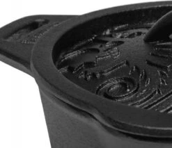 Petromax KR1 Gietijzeren Steelpan Met Deksel (1 Liter) -Buiten Kampeer Aanbieding 1200x1035 2