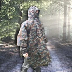 Regenponcho / Fietsponcho Herbruikbaar Voor Volwassenen ( Dames En Heren ) - 200x110cm - 100% Ripstop Polyester - Camouflage -Buiten Kampeer Aanbieding 1200x1200 1336