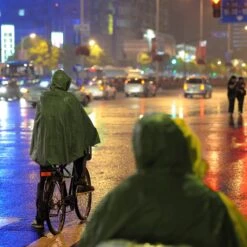 Relaxdays Regenponcho Herbruikbaar - Regenjas Groen - Fietsponcho Lange Mouwen - Festival -Buiten Kampeer Aanbieding 1200x1200 1358