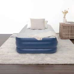 LifeGoods Luchtbed - 1 Persoons - Met Ingebouwde Pomp - Incl. Draagtas En Reparatiekit -Buiten Kampeer Aanbieding 1200x1200 850