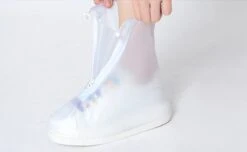 Unisex Waterdichte Overschoenen Met Rits En Aantrekkoord - Maat L 37/38 - Herbruikbaar – Transparant - Anti Slip Regen Overschoen - Schoenhoesjes - Waterdichte Schoenbeschermers - Regenhoes – Schoenovertek - Regenlaarzen -Buiten Kampeer Aanbieding 1200x740 1