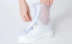 Unisex Waterdichte Overschoenen Met Rits En Aantrekkoord - Maat L 37/38 - Herbruikbaar – Transparant - Anti Slip Regen Overschoen - Schoenhoesjes - Waterdichte Schoenbeschermers - Regenhoes – Schoenovertek - Regenlaarzen -Buiten Kampeer Aanbieding 1200x742 6