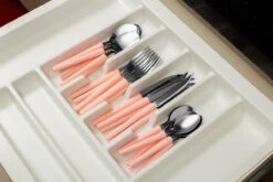 Di Solle Inova D - 6 Persoons Bestekset - Handige Opbergbak Met Raspdeksel - 26 Delig - Baby Pink -Buiten Kampeer Aanbieding 1200x800 197