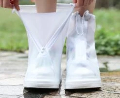 Unisex Waterdichte Overschoenen Met Rits En Aantrekkoord - Maat L 37/38 - Herbruikbaar – Transparant - Anti Slip Regen Overschoen - Schoenhoesjes - Waterdichte Schoenbeschermers - Regenhoes – Schoenovertek - Regenlaarzen -Buiten Kampeer Aanbieding 1200x979 2