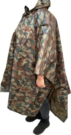 Regenponcho / Fietsponcho Herbruikbaar Voor Volwassenen ( Dames En Heren ) - 200x110cm - 100% Ripstop Polyester - Camouflage -Buiten Kampeer Aanbieding 637x1200 1
