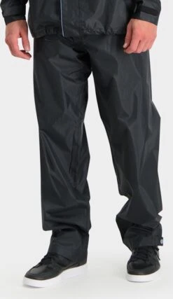 AGU Passat Regenbroek Essential - Black - M -Buiten Kampeer Aanbieding 694x1200 2