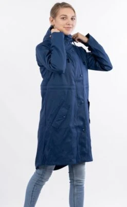 Ralka Regenjas Dames - Mizzle - Marine - Maat 36 -Buiten Kampeer Aanbieding 733x1200 1
