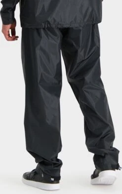 AGU Passat Regenbroek Essential - Black - M -Buiten Kampeer Aanbieding 759x1200 1