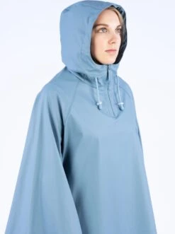 Ralka Regenponcho Senior - Sizzle - Blauw - L/XL -Buiten Kampeer Aanbieding 896x1200