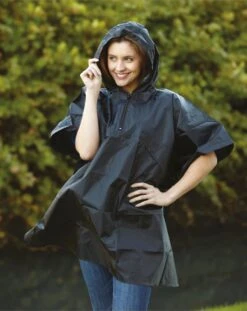 YOKO Lichtgewicht Regen Poncho | Maat REGULAR| Kleur Zwart -Buiten Kampeer Aanbieding 953x1200